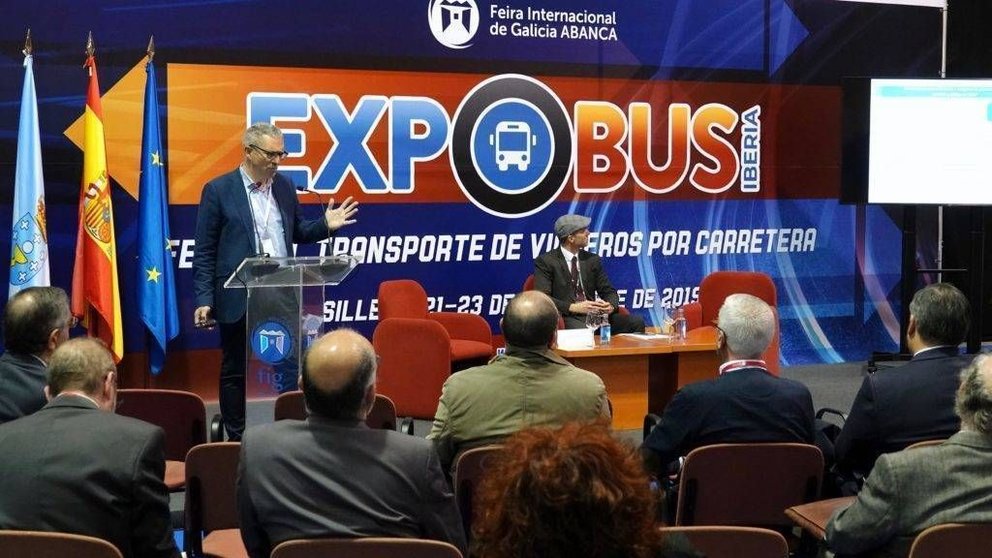 O director xeral de Mobilidade, Ignacio Maestro, presentou hoxe na Feira Expobus o Plan de transporte público de Galicia que a Xunta culminará en 2020.