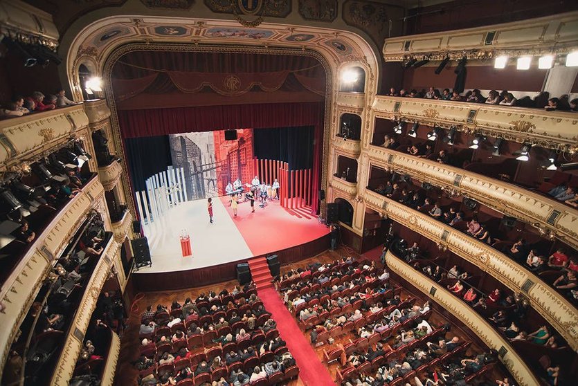 O prazo para a inscrición de espectáculos abre este luns 16  de decembro e pechará o próximo 7 de xaneiro de 2020. Poderán concorrer todas as producións de actor  en lingua galega estreadas ao longo do ano 2019.