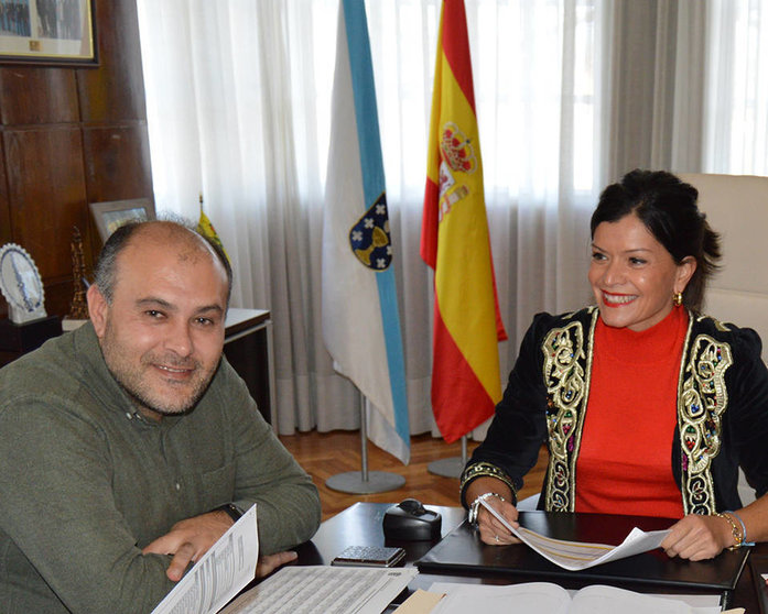 O concelleiro mosense de Urbanismo Alberto Méndez e a alcaldesa, Nidia Arévalo. 