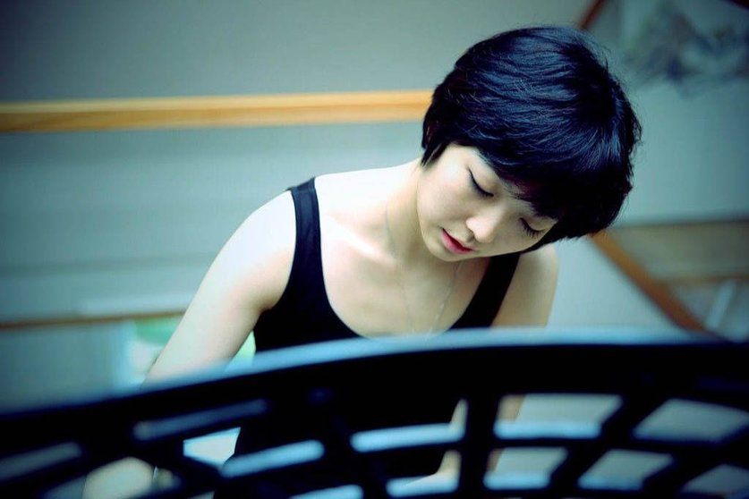 La pianista Claire Huangci interpretará “Noches en los jardines de España” de Manuel de Falla.