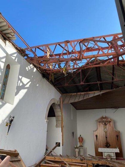 Os danos na capela son moi importantes xa que afectaron á cuberta do templo.