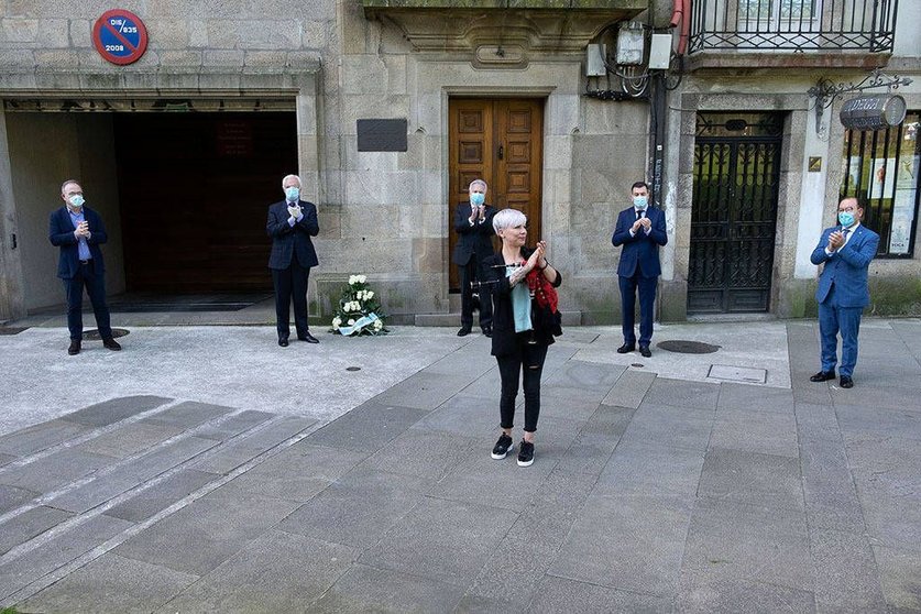 A gaiteira Susana Seivane pechou a cerimonia cunha interpretación do himno galego.