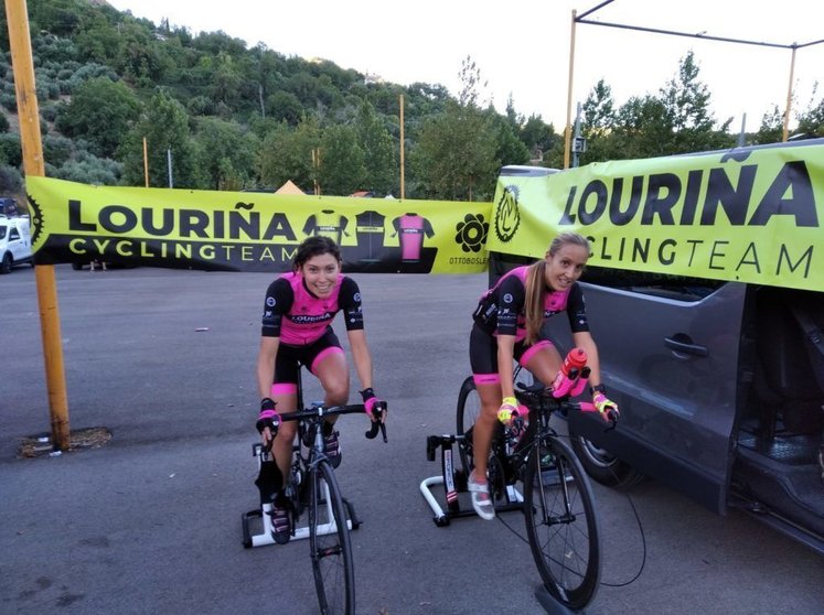Sonia Parente e Uxía Fernández, dúas cicilistas do 'Louriña Cycling Team'.