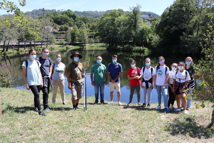 O EcoVoluntariado do Vez contou com a participação de 16 jovens, distribuídos por três tarefas: Limpeza e controlo de espécies invasoras, vigilância da natureza de bicicleta e vigilância da floresta.