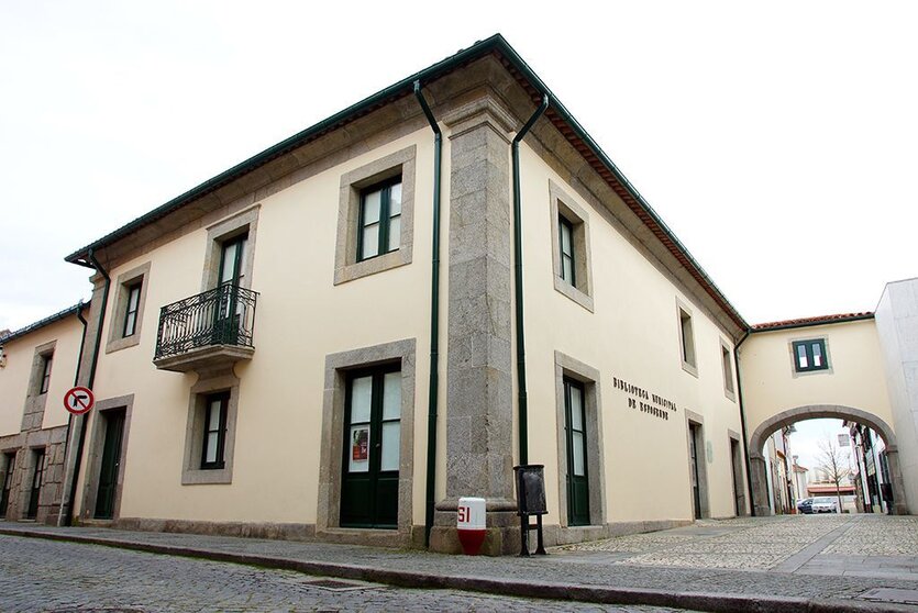 A Biblioteca Municipal Manuel de Boaventura foi inaugurada em 1992 e, passados quase 30 anos de funcionamento, revela a necessidade de uma intervenção global, conforme está previsto pelo Município.