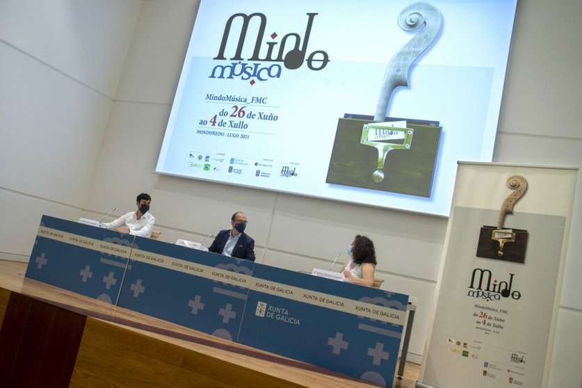 O secretario xeral de Cultura, Anxo M. Lorenzo, presenta o festival MindoMúsica.