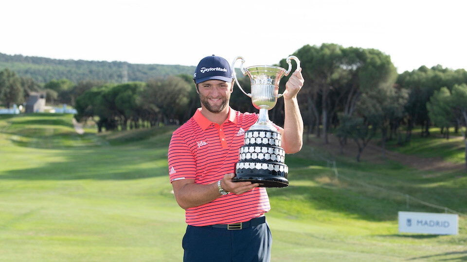 Jon Rahm busca igualar los tres títulos del legendario Severiano Ballesteros, que consiguió la victoria en 1981, 1985 y 1995.