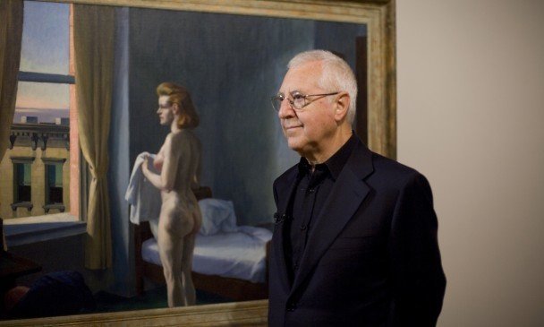 Tomás Lloréns fue director fundacional del Institut Valencià d’Art Modern (IVAM) y director del Museo Reina Sofía, en su transición de centro de arte a museo nacional, antes de convertirse en conservador jefe del Museo Thyssen. 