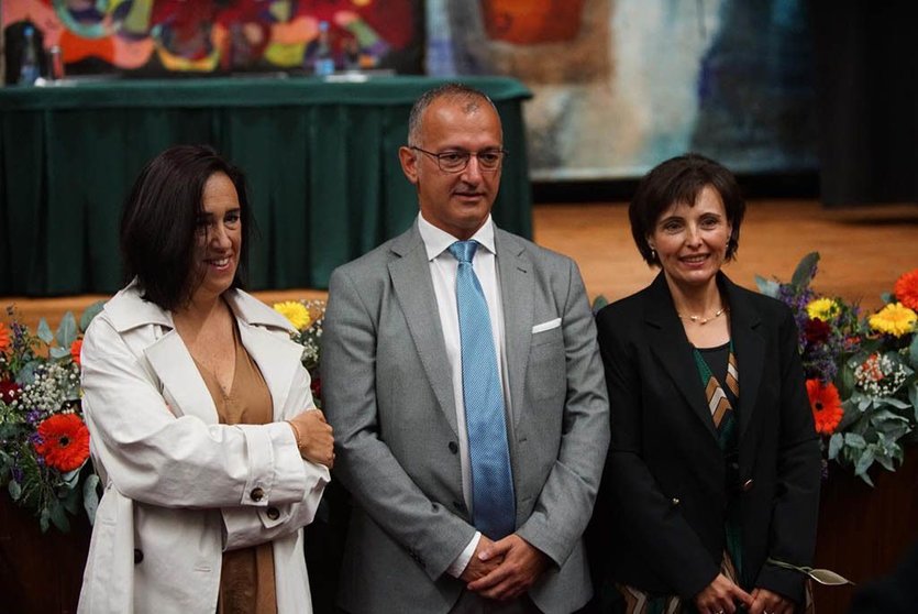 Presidente Rui Teixeira e Vereadoras Carla Segadães e Sónia Guerreiro.