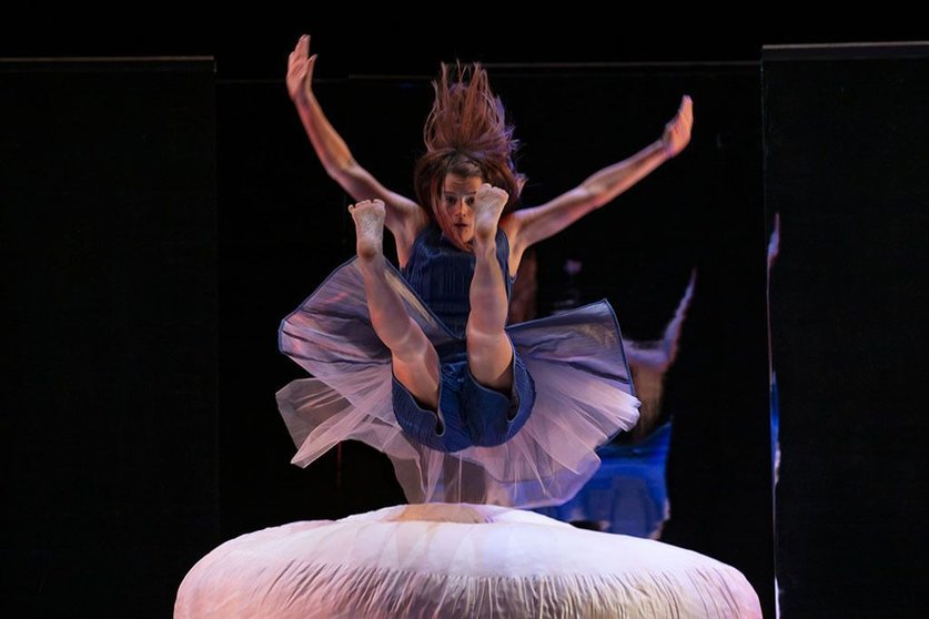 María Torres dirixe este espectáculo inspirado no estética do Ballet Triádico de Oskar Schelemmer. @MILA ERCOLI.