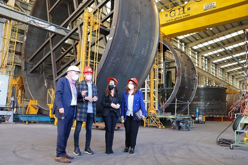 
•	Durante unha visita ás instalacións da empresa no polígono industrial de A Granxa analizáronse as vías de colaboración en materia de emprego e formación entre o Concello e a empresa. 