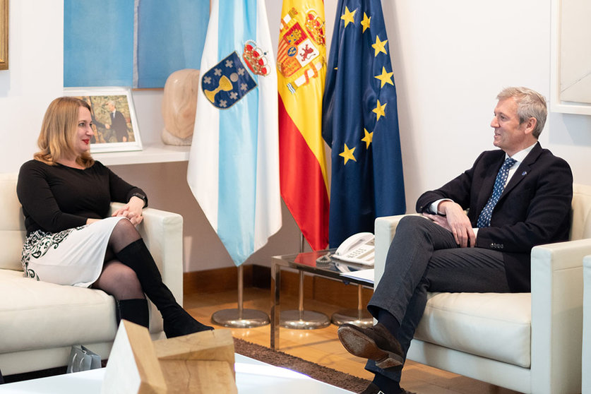 El presidente del Gobierno gallego recibió a la embajadora de la República de Polonia en España, Anna Sroka.