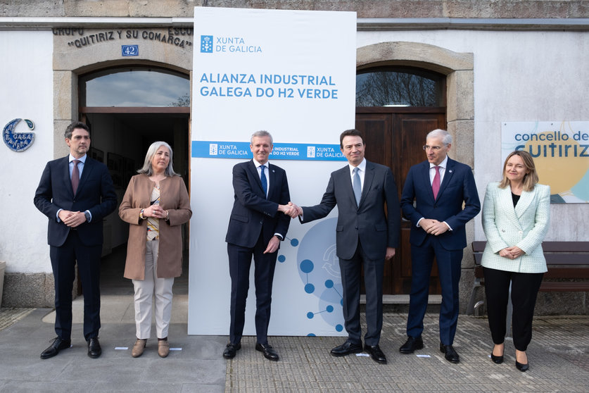El presidente de la Xunta participó en la firma del Pacto pola Enerxía entre el Gobierno gallego y Enagás en Guitiriz (Lugo).