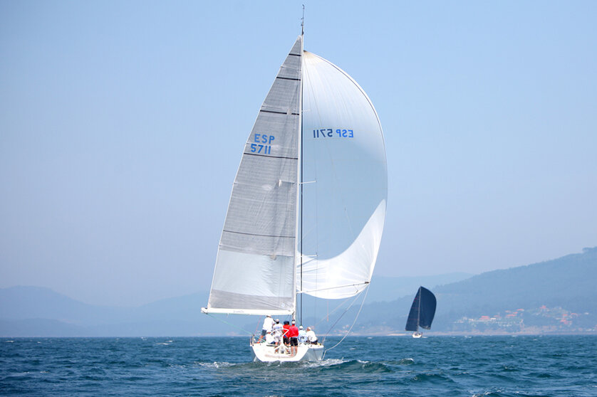 Siradella y Corsario llegando a Portosín.