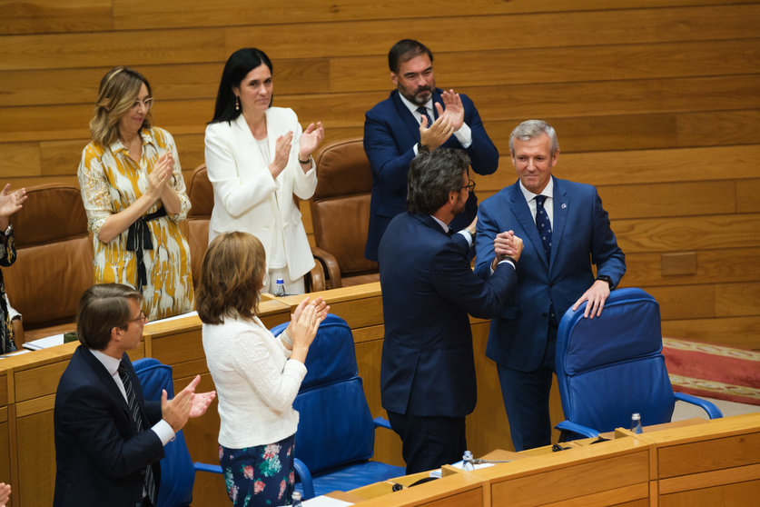 El presidente del Gobierno gallego participa en el Debate sobre política general en el Parlamento. Momento de manifiesto apoyo del grupo Popular.