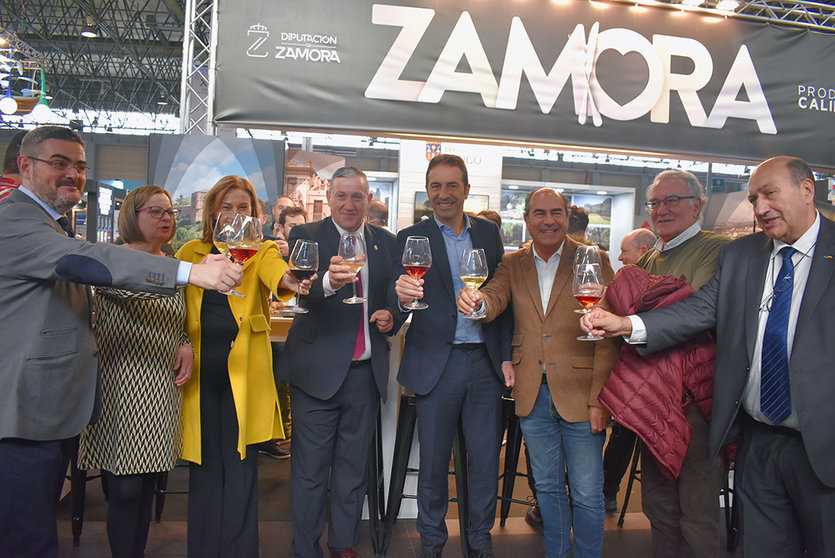 La provincia de Zamora celebra su día dedicado en un salón en el que participa por séptimo año consecutivo y en el que se promociona como destino ecoturístico-gastronómico.
