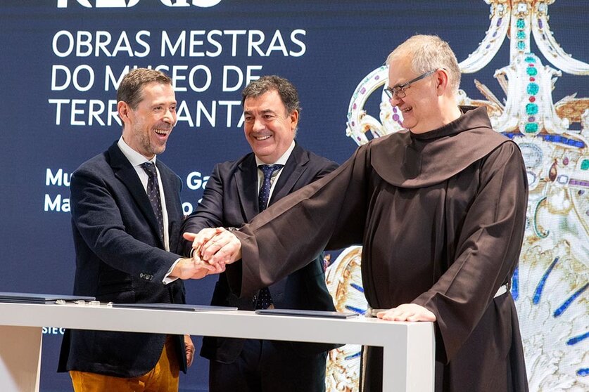 El Conselleiro de Educación, Formación Profesional y Universidades, Román Rodríguez, acompañado por el Director General de Cultura, Anxo M. Lorenzo, participará en la firma del convenio con la Custodia de Tierra Santa de Jerusalén y la Fundación Gulbenkian para la organización de la exposición Tesoros Reales. Obras maestras del Museo de Tierra Santa.