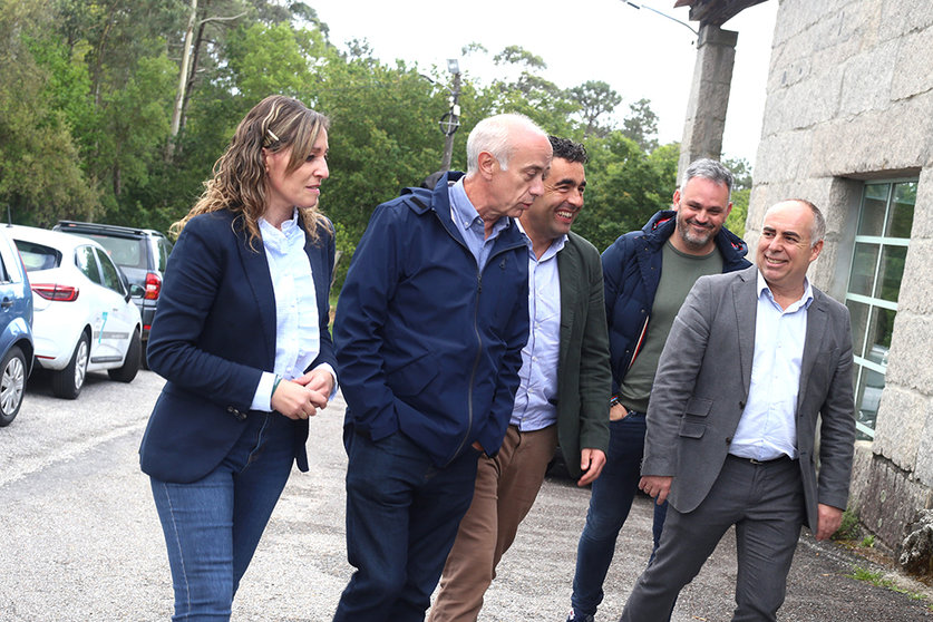 O presidente provincial, acompañado polos deputados Isabel Couselo e Javier Tourís e o alcalde Gonzalo Durán.
