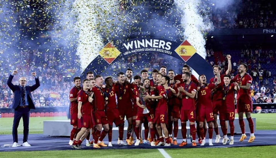 La Roja, selección de fútbol de España.