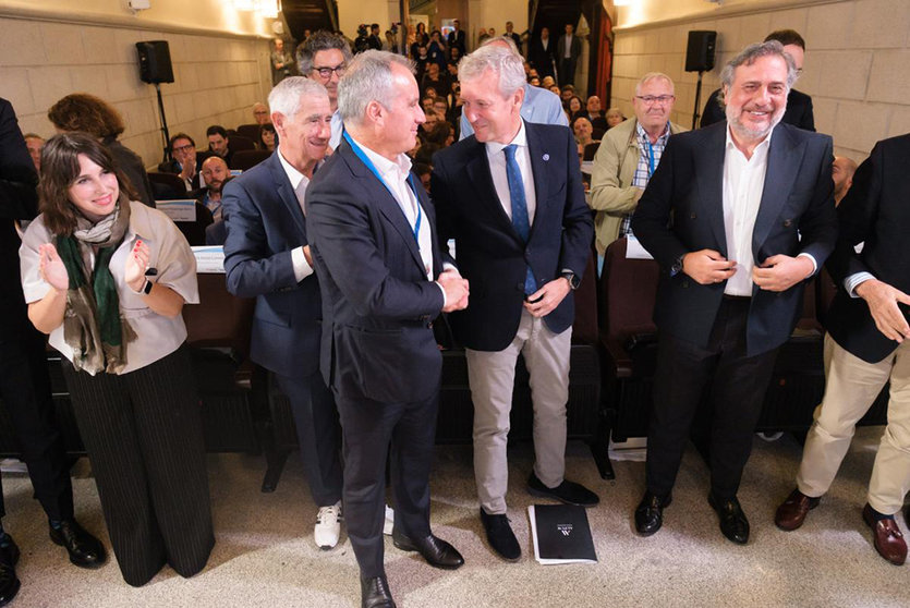 El presidente participó en la clausura de la asamblea general de la Confederación de Industrias Textiles de Galicia (Cointega).