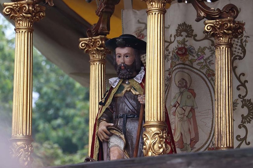 Imagen de san Roque, durante la romería en la capilla del pazo- ARCHIVO.