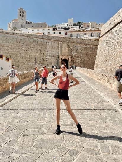 La top model CocoRocha en Ibiza.