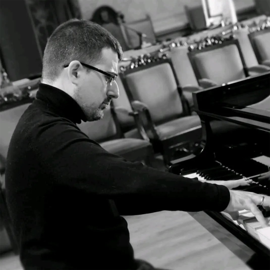 Iván Fernandez, Pianista.