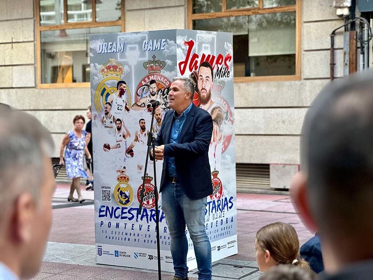 Rafa Domínguez en la presentacion_encestarias.