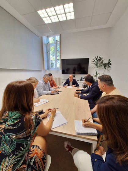 Reunión para la sostenibilidad energética gracias a una comunidad energética.