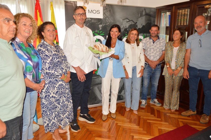 El vecino de Mos, Juan López, presentará un pan elaborado con esmero y cuidado, con el objetivo de conquistar al jurado y alzarse con uno de los premios.