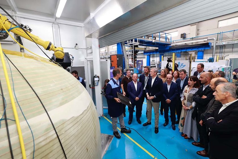 El presidente de la Xunta de Galicia, Alfonso Rueda, durante el evento de conmemoración del décimo aniversario del Centro de Aplicaciones Láser de AIMEN, donde destacó su importancia para la competitividad empresarial y el desarrollo tecnológico de Galicia.