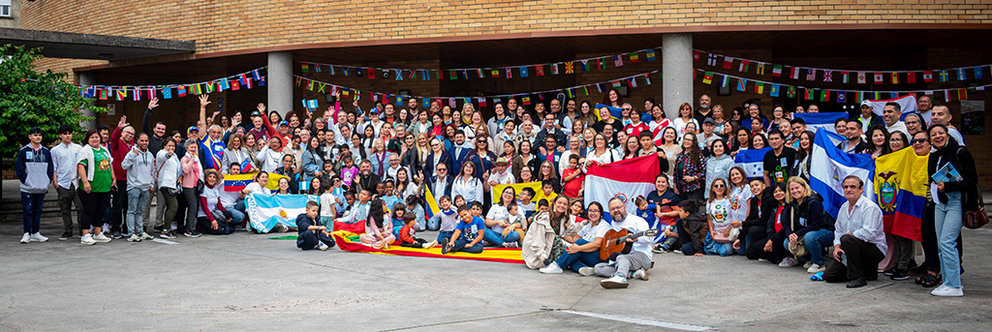 Participantes en el Encuentro para Migrantes © LUCCIANO BOCCOLINI.