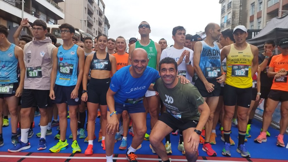 El presidente de la Diputación de Pontevedra, Luis Lopez y el alcalde de O Porriño, Alejandro Lorenzo, en la Carreira de Empresas en O Porrino.