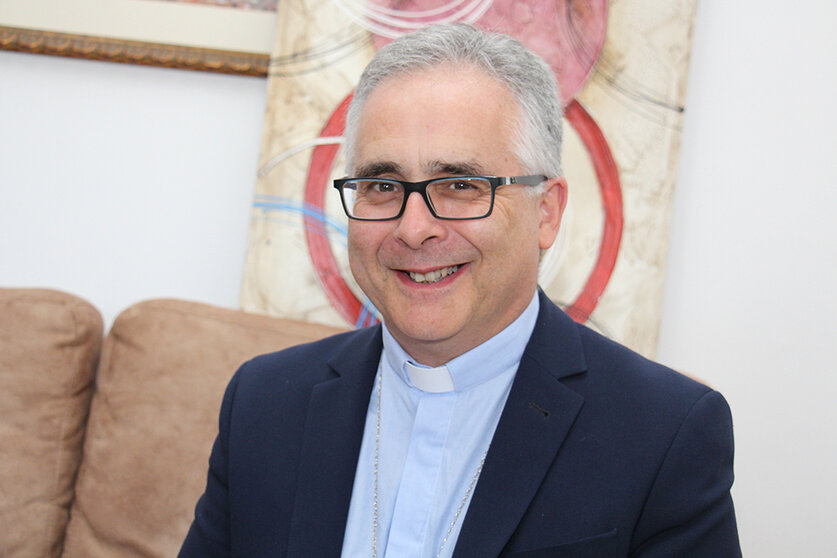 O bispo da diocese de Tui-Vigo, Antonio Valín, na casa reitoral de Salvaterra ayer domingo.