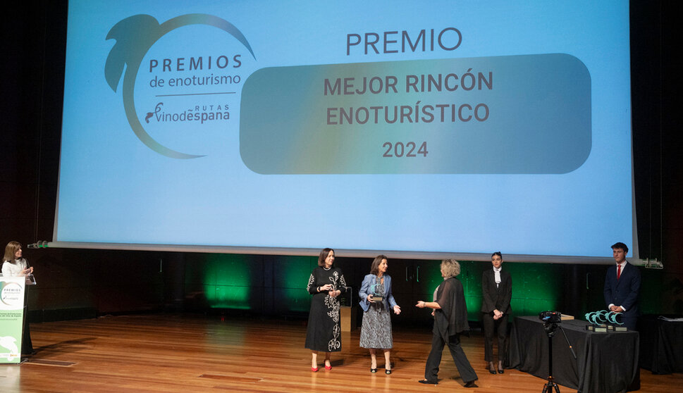 Bodegas Fillaboa recibe el premio a mejor rincón y paisaje enoturístico de España