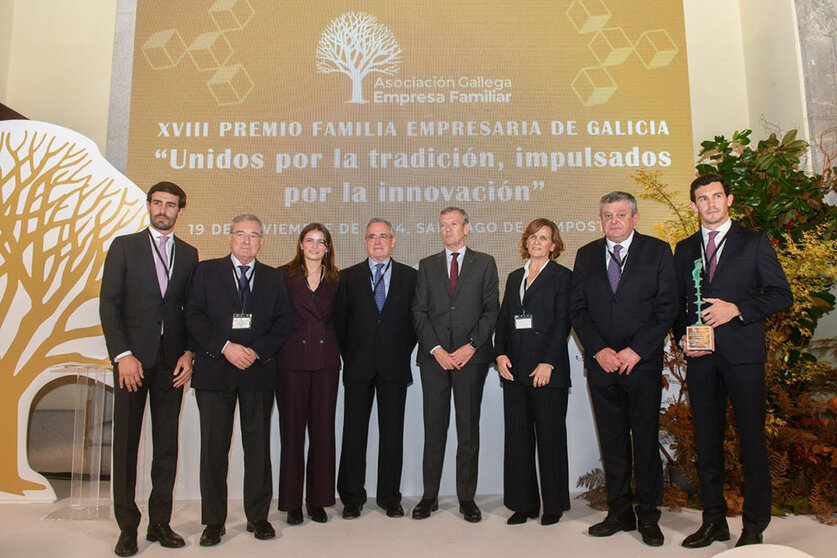 El presidente de la Xunta asiste a la entrega del XVIII Premio Familia Empresaria de Galicia.