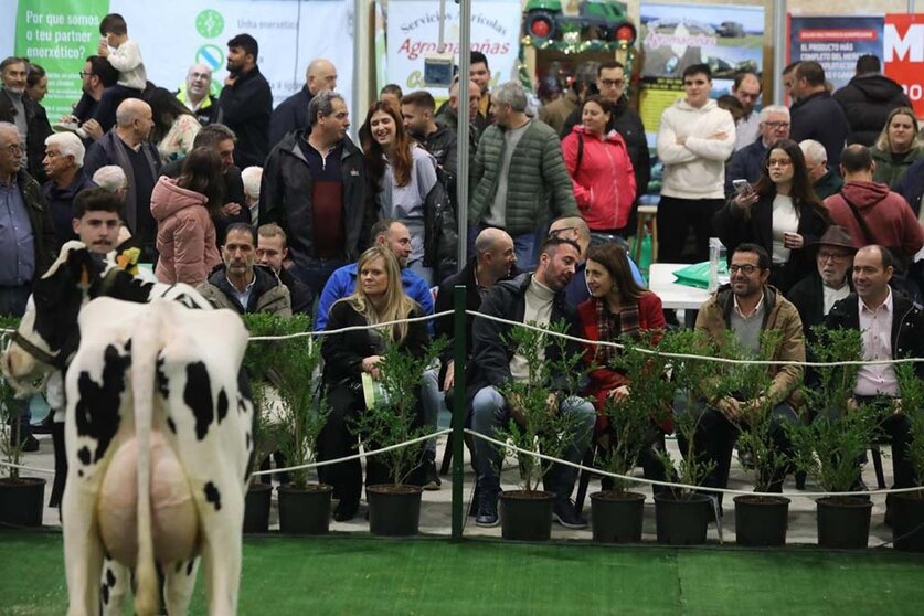 La conselleira María José Gómez definió este evento como "una cita de referencia para todo el sector no solo en esta comarca, sino en Galicia en general"