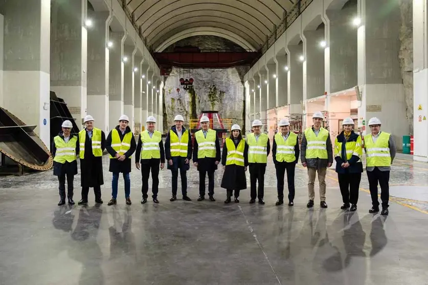 El presidente de la Xunta visita las instalaciones de la Central Hidroeléctrica de Belesar.