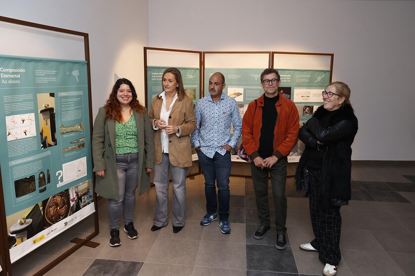 Luisa Sánchez en la inauguración de la exposición.