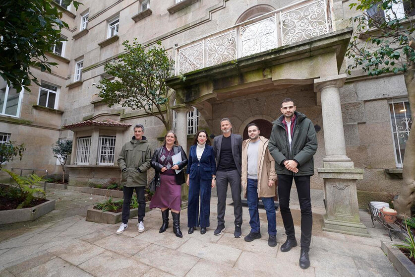 La conselleira de Economía e Industria, María Jesús Lorenzana, visitó hoy en Vigo las instalaciones del nuevo centro Atendo Senior Living.