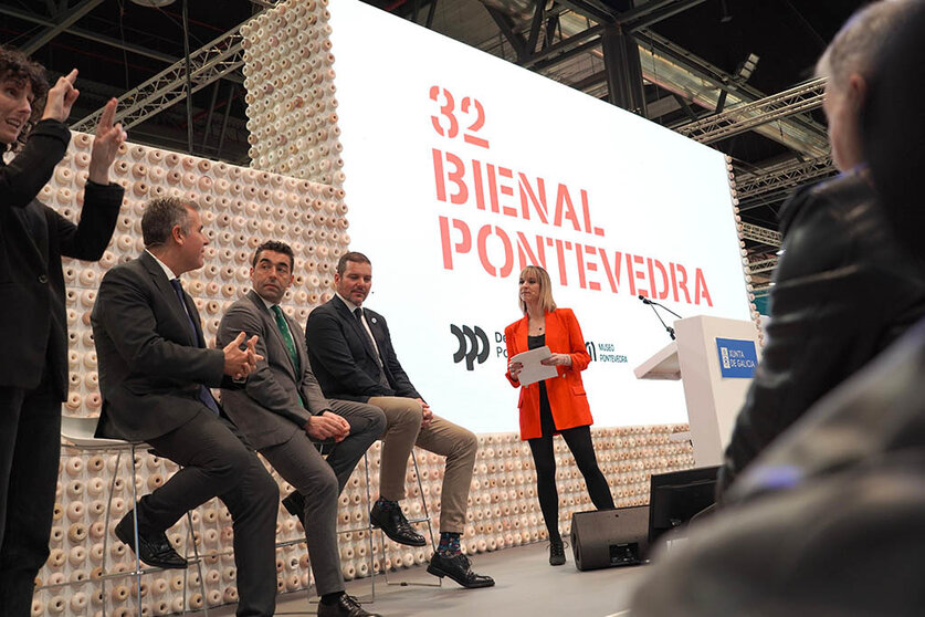 Luis López e Rafa Domínguez convidan en Fitur a comprobar o regreso da arte a Pontevedra coa celebración dunha gran Bienal.