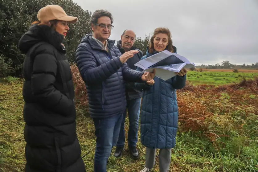 La conselleira de Medio Ambiente e Cambio Climático visitó esta mañana el Parque Natural para comprobar el resultado de los trabajos de desbroce y limpieza ejecutados.