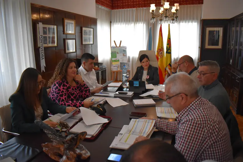 La alcaldesa Nidia Arévalo y su equipo de gobierno.