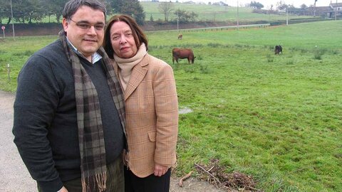 Nuestro colaborador Alberto Barciela con la escritora Nélida Piñón.